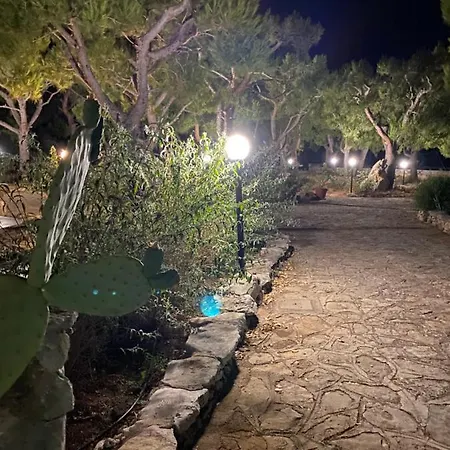 Monte Simeone Bed & Breakfast 3*
