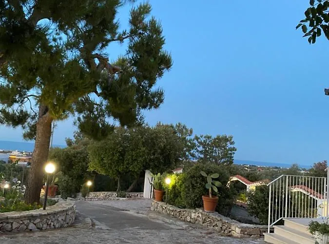 Monte Simeone לינה וארוחת בוקר