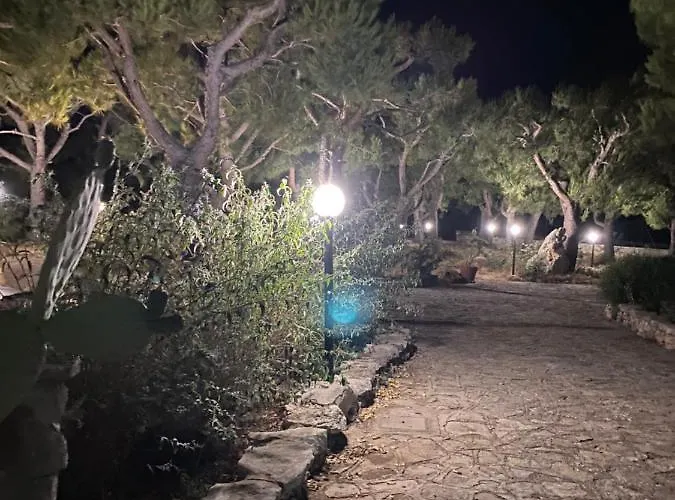 Monte Simeone לינה וארוחת בוקר