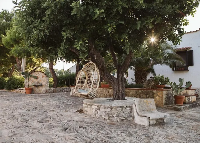 Monte Simeone לינה וארוחת בוקר 3*