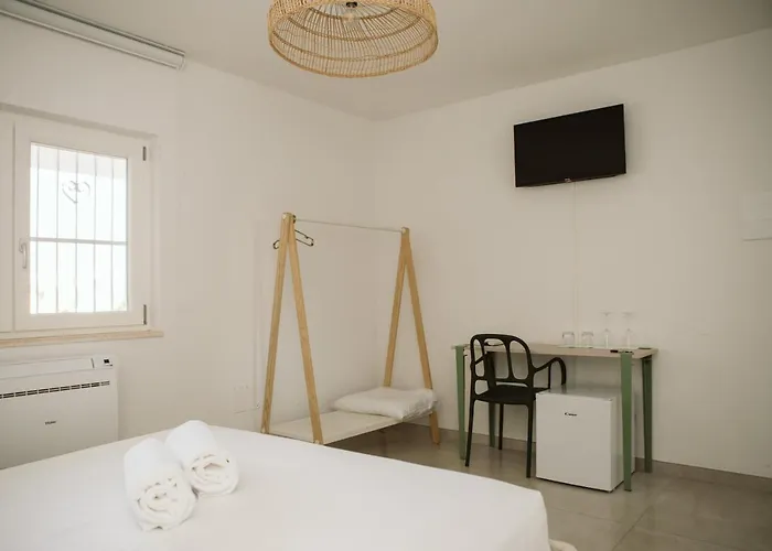 Monte Simeone לינה וארוחת בוקר