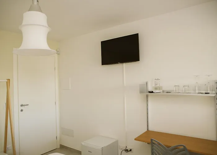 Monte Simeone לינה וארוחת בוקר פולינאנו א מארה