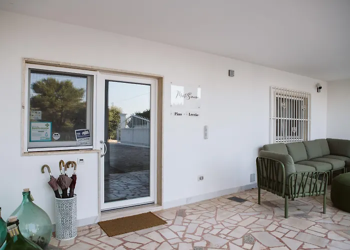 Monte Simeone לינה וארוחת בוקר 3*